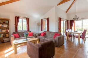 Télévision, lecteur de DVD, chaßne hi-fi