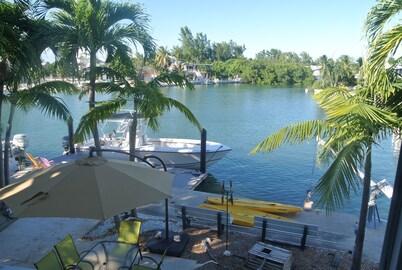 Water Front 3/3 Family and Boat Friendly Home, Great Views