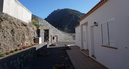 Villa with beautiful views to Aridane Valley and Taburiente National Park
