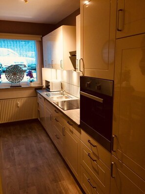 Apartment (Uden) | Eigene Küche | Kühlschrank, Mikrowelle, Ofen, Herdplatte