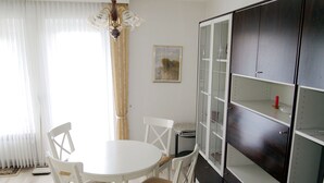 Apartment (Schimmer incl. 30 EUR cleaning fee) | In-room dining