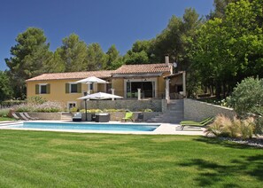 Exterior - Provencal villa in Isle sur la Sorgue  (L'isle-Sur-La-Sorgue)