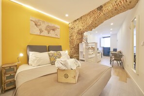 Junior Triple Room | Premium bedding, minibar, individually decorated, soundproofing