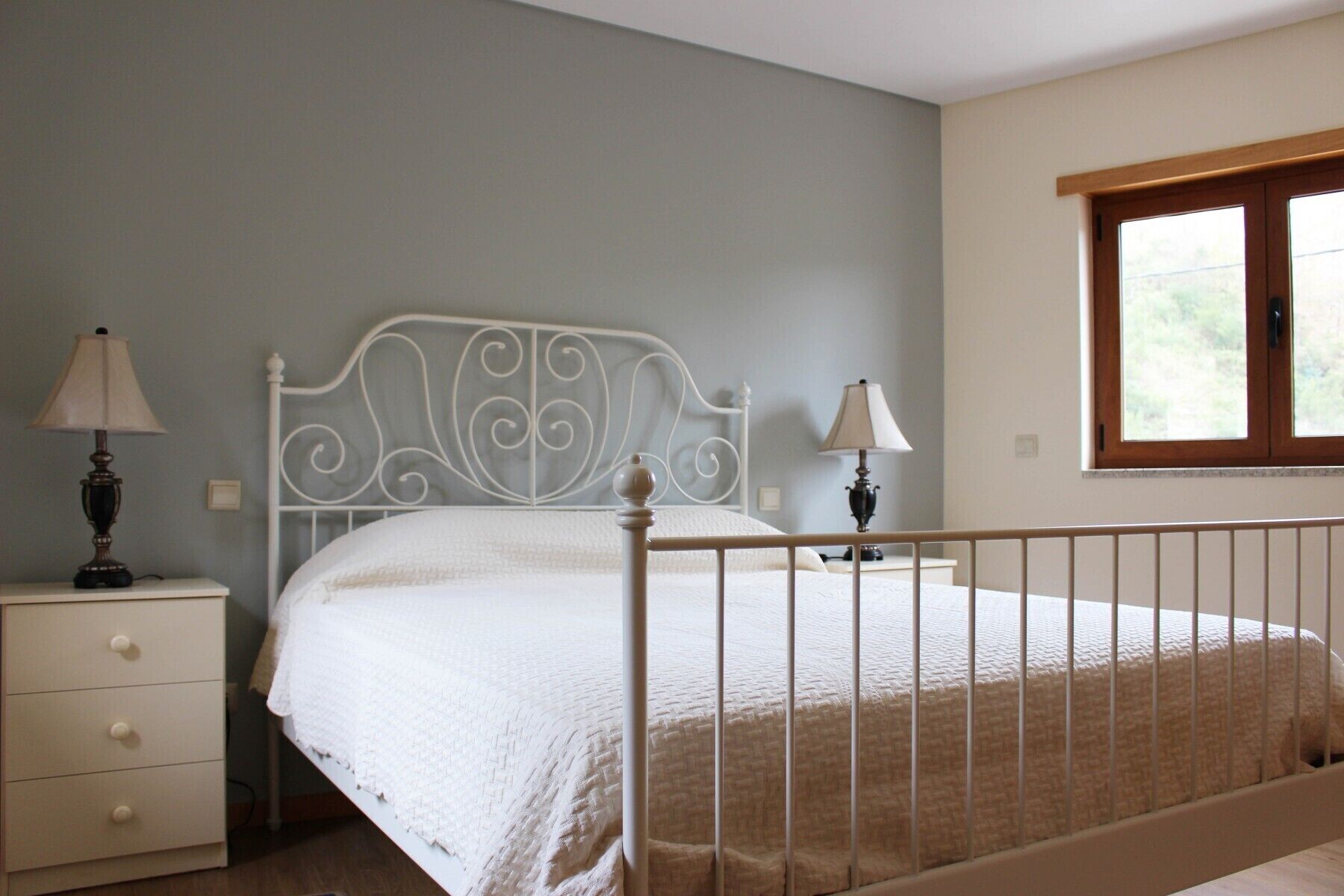 2 habitaciones, wifi gratis y ropa de cama 