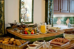 Free daily buffet breakfast  - Hotel Landgasthof zur Sonne (Wehr)