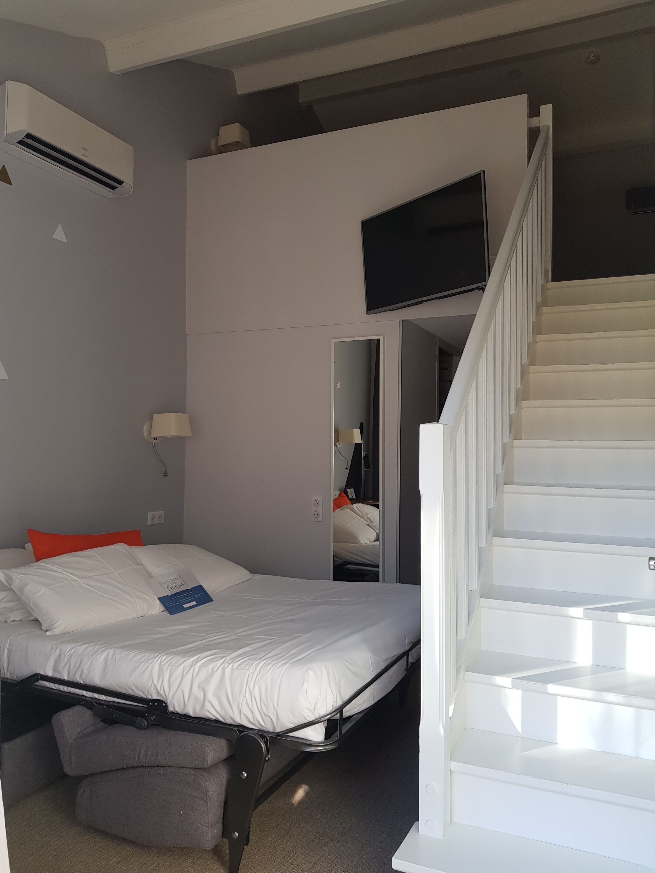 premium bedding, tempur-pedic beds, desk, laptop workspace