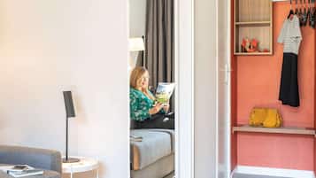 Artículos de tocador ecológicos, secador de pelo, toallas