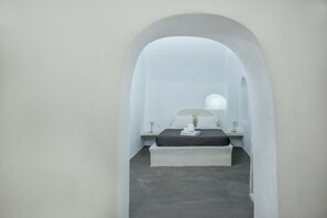 Traditional Double Room (Without View) - Corrado Caldera Apartments (Santorini)