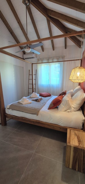 4 Schlafzimmer, Zimmersafe, Schreibtisch, Bügeleisen/Bügelbrett