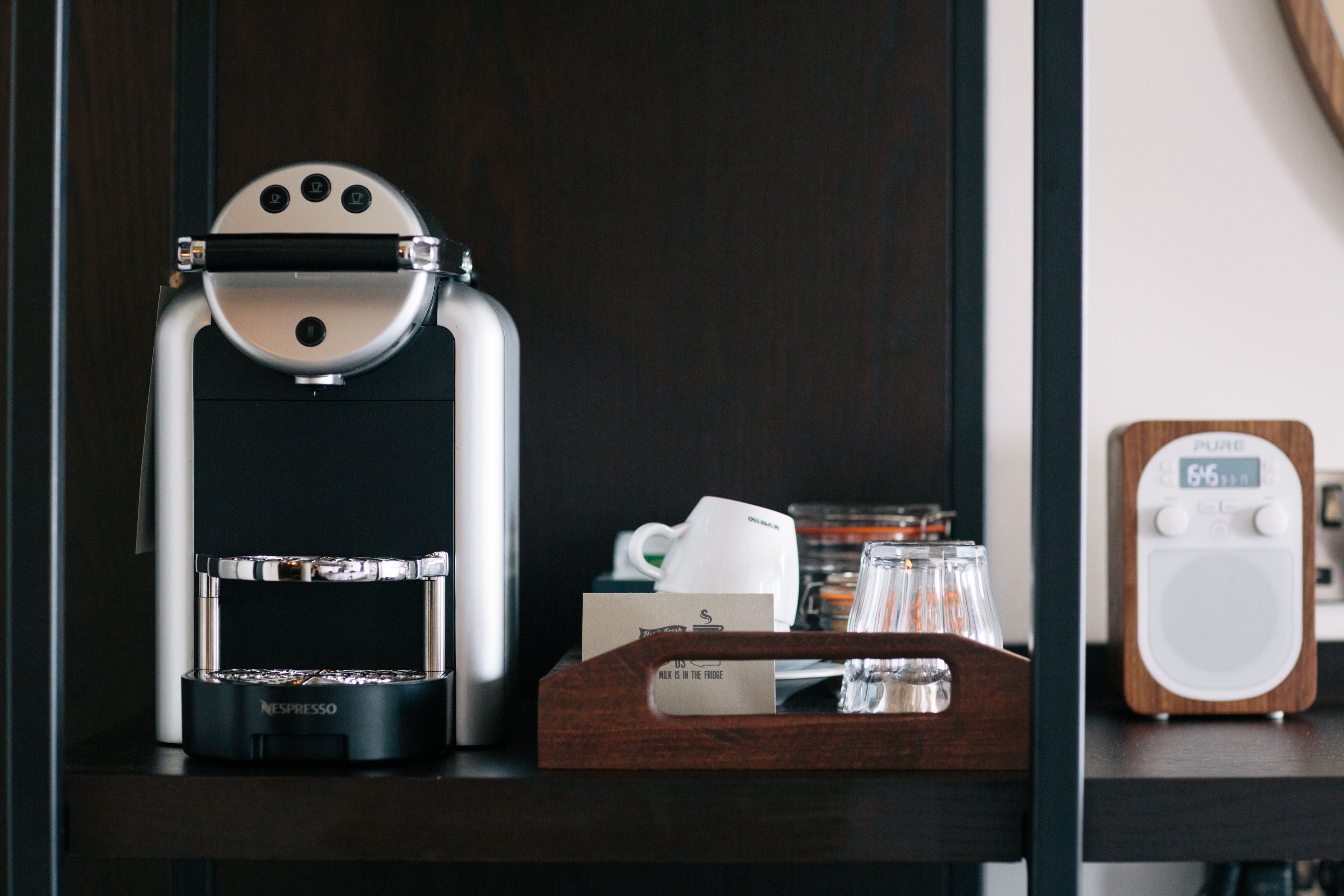 deluxe room, 1 queen bed, non smoking, sea view | room amenity