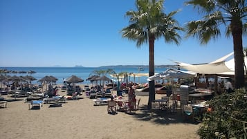 Am Strand, Liegestühle