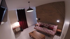 Suite, 1 Queen Bed with Sofa bed | Living room - Le Cadet de Gascogne (Saint-Justin)