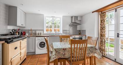 3 bed cottage to rent in Sidmouth - 3 mins walk from town and beach