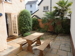 Outdoor dining - 3 bed cottage to rent in Sidmouth - 3 mins walk from town and beach (Sidmouth)