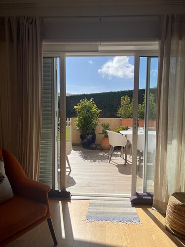 SPACIOUS APARTMENT WITH SUN TERRACE/PRIVATE GARDEN/POOL