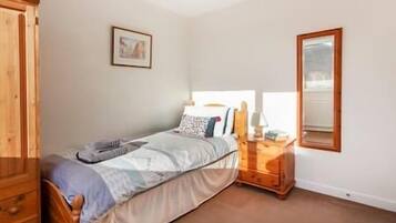 4 多间卧室、熨斗/熨衣板、旅行婴儿床、WiFi