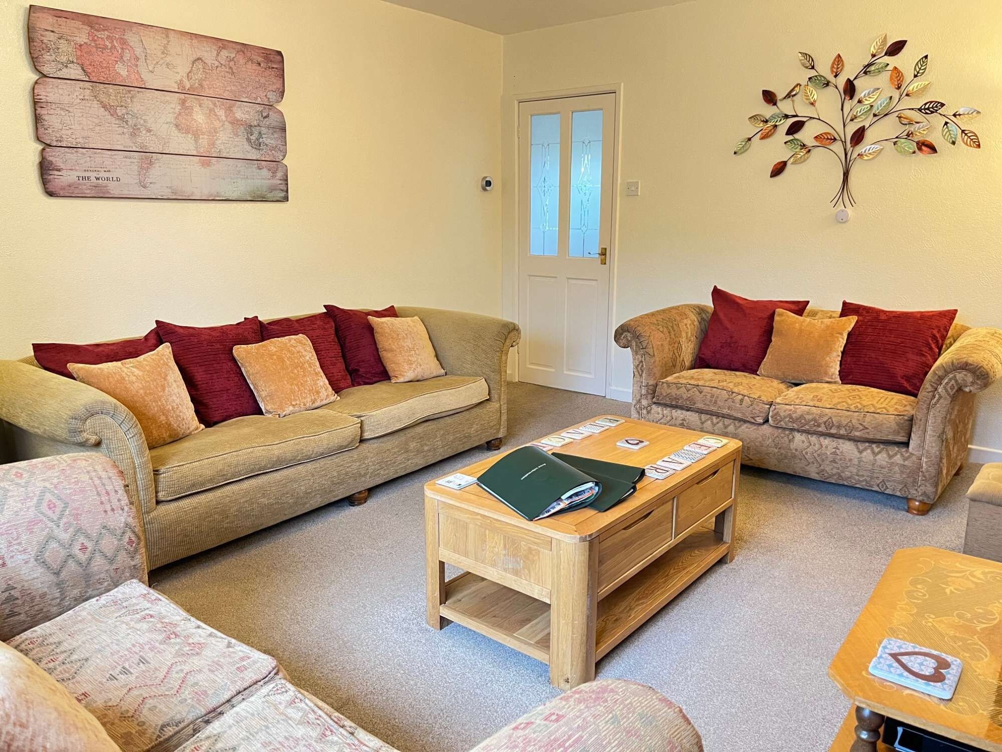TV, fireplace, DVD player, books