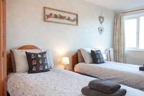 4 bedrooms, iron/ironing board, travel cot, WiFi - Lovely 4 bedroom detached house in Southwell (Southwell)