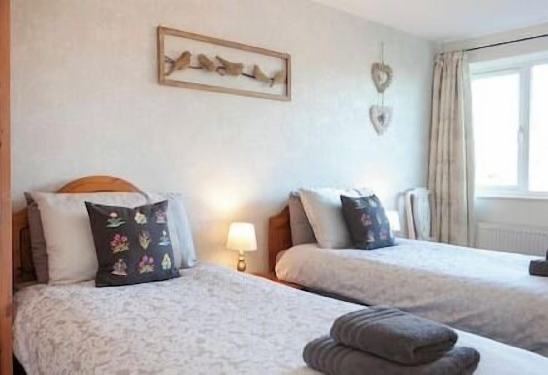 4 chambres, fer et planche à repasser, lit parapluie, Wi-Fi