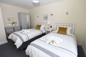 2 bedrooms, iron/ironing board, travel cot, free WiFi