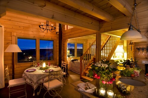 Finnisches Holzhaus angesichts des Ozeans - PLOGOFF