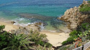 Beach nearby, sun loungers - Casa Régina - T2 N ° 3 / Panoramic sea view terrace (Propriano)
