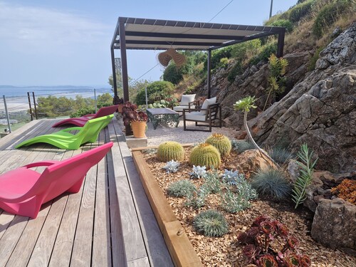 Villa d'exception avec terrasses, solarium, piscine privée, vue  mer panoramique