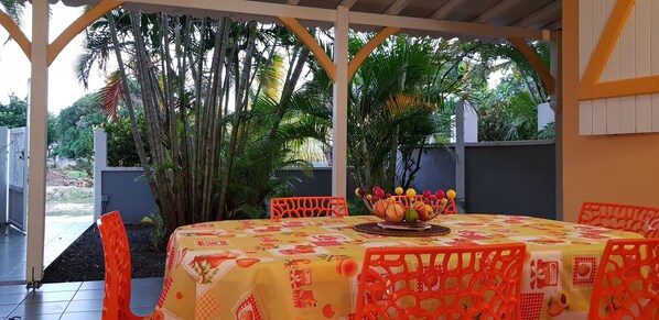 Outdoor dining