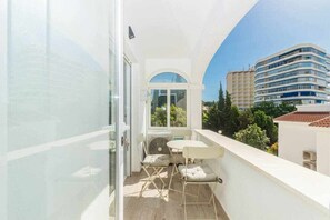 Outdoor dining - Casablanca 2. New apartment next to everything (Fuengirola)