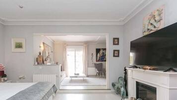 7 bedrooms, desk, iron/ironing board, free WiFi