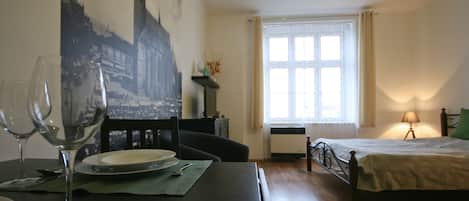 1 habitación, escritorio y insonorización