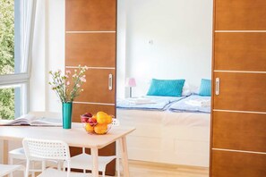 1 chambre, fer et planche Ă repasser, Wi-Fi, draps fournis