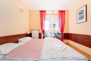1 chambre, fer et planche à repasser, Wi-Fi, literie fournie