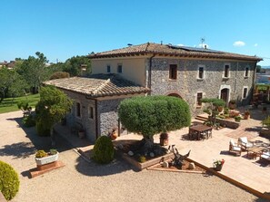 Exterior - RUSTIC FARMHOUSE IDEAL FOR FAMILIES WITH PRIVATE POOL AND GREAT GARDEN  (SILS)