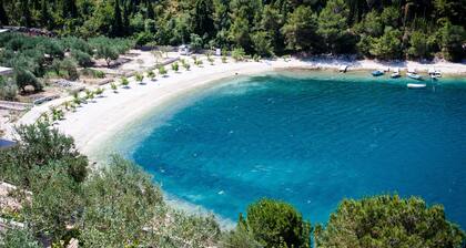 Luxury stone house with private pool, complete privacy in a relaxing atmosphere
