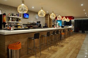 Bar (on property) - Hostal Restaurante Paco (Valladolid)