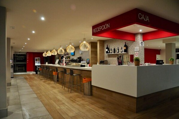 Reception - Hostal Restaurante Paco (Valladolid)