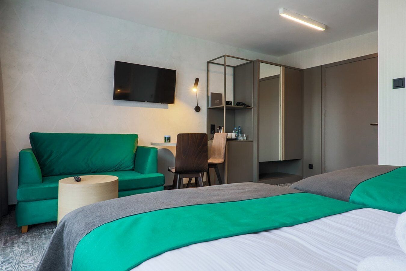 standard room, 2 single beds, mountain view | minibar, desk, cots/infant beds, rollaway beds