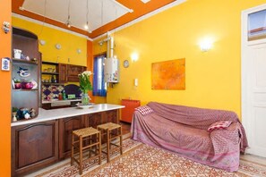 Apartment, 2 Bedrooms | Living area | Flat-screen TV - Casa Bastet (Palermo)