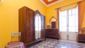 Unclassified image, 4 of 17, button - Casa Bastet (Palermo)