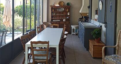 Grande villa avec piscine et parc, en Provence