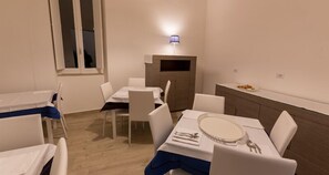 Tägliches inbegriffenes einheimisches Frühstück