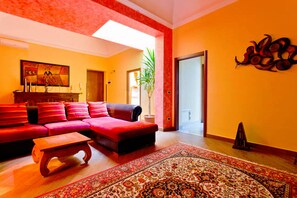 Apartment, 2 Bedrooms | Living area | TV