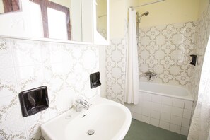 Apartment, 1 Schlafzimmer | Badezimmer
