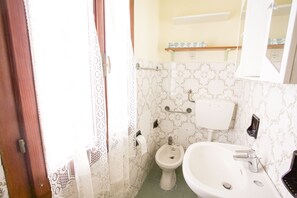 Apartment, 1 Bedroom | Bathroom | Shower, bidet