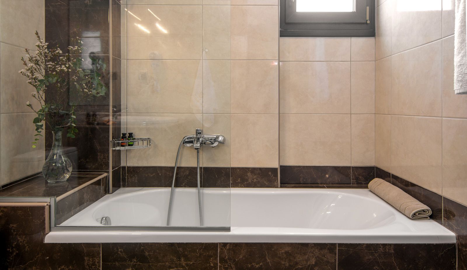 superior double room | bathroom | free toiletries, hair dryer, bathrobes, slippers