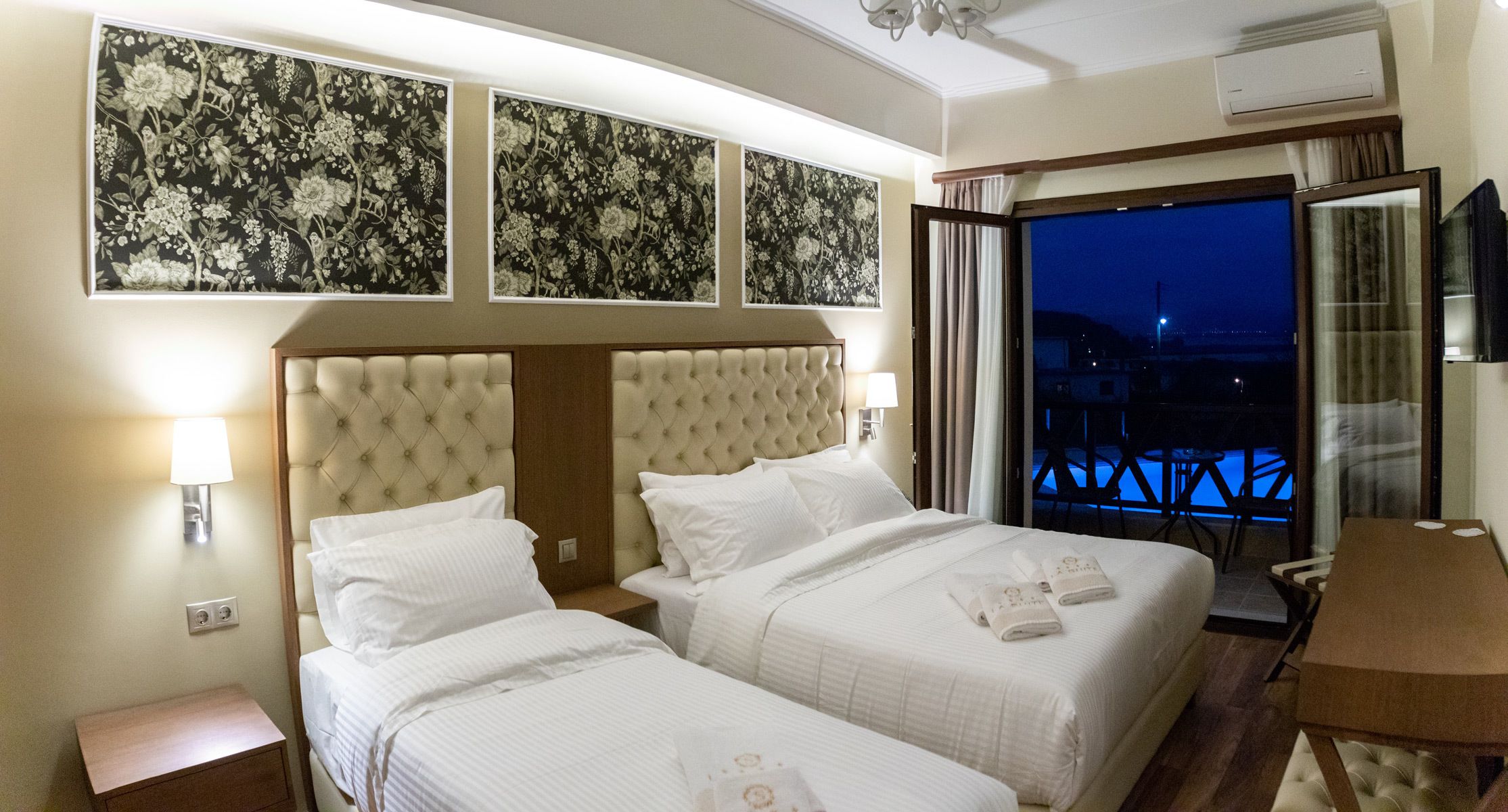 deluxe triple room | 2 bedrooms, hypo-allergenic bedding, in-room safe, desk