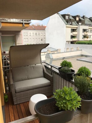 Property grounds - Quiet, perfectly located apartment with balcony (Meidling)