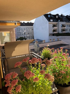Property grounds - Quiet, perfectly located apartment with balcony (Meidling)