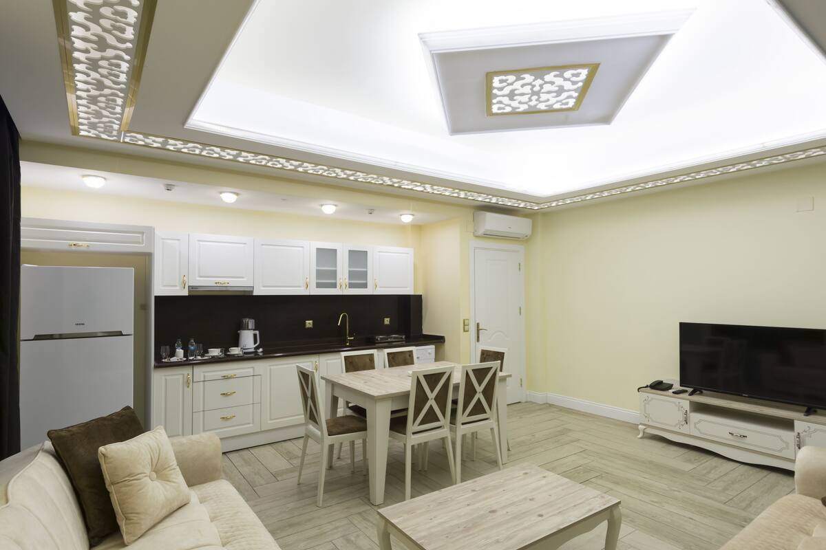 luxury suite, partial sea view | private kitchen | full-sized fridge, oven, stovetop, dishwasher